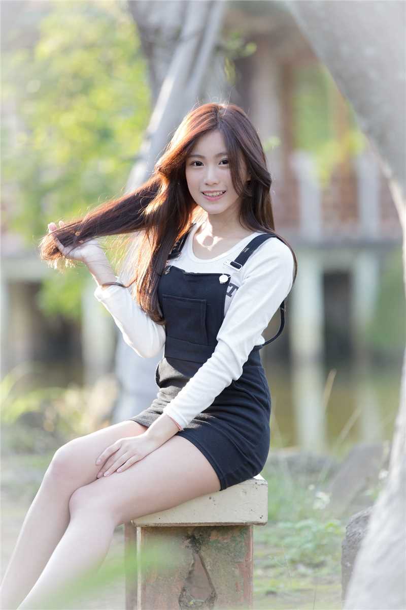 台湾清纯校花美女张楚珊小清新外拍