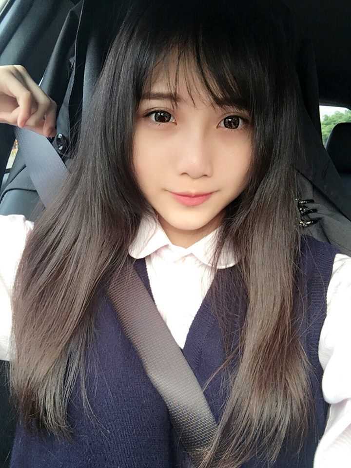 最新台湾学生妹刘坊萱清纯自拍写真图片壁纸