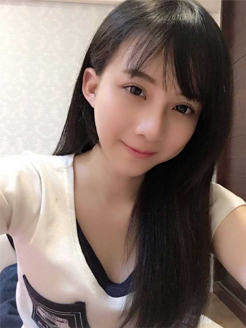 最新台湾学生妹刘坊萱清纯自拍写真图片壁纸