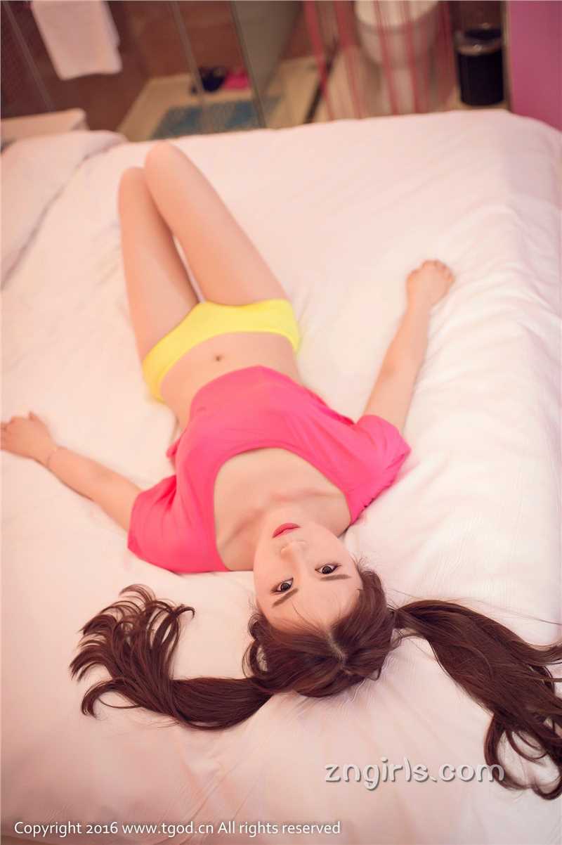 清纯小美女鹿小白Bum可爱双马尾私拍