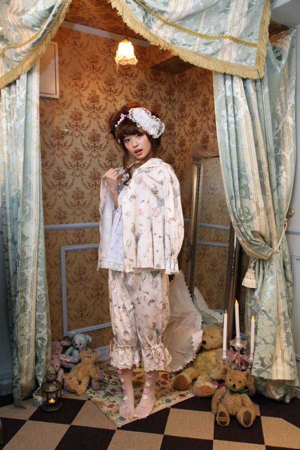 最新日本模特美女早川实季清纯图集