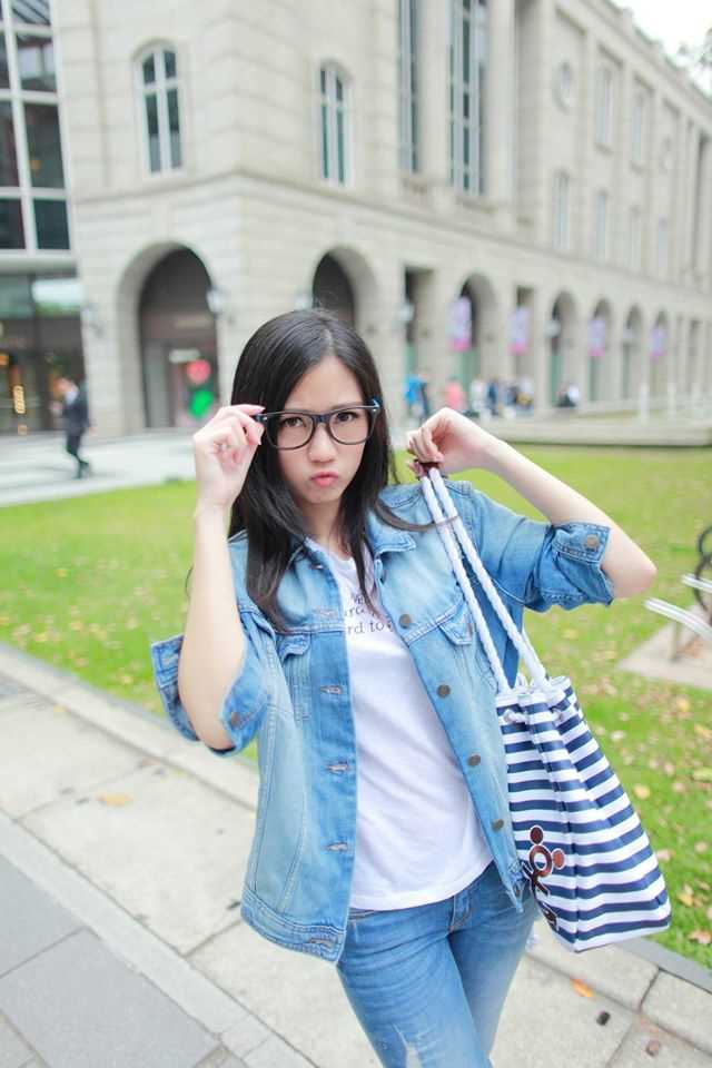 清纯美女职业电竞选手cosplay