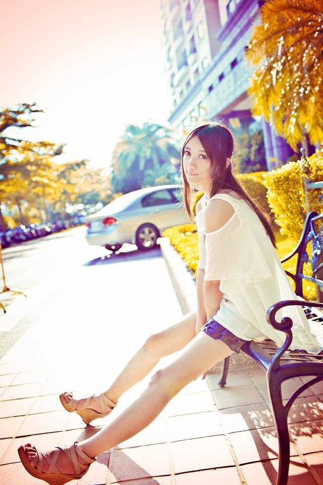 清纯美女职业电竞选手cosplay