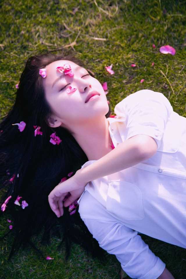 高清清纯长发美女户外唯美大片图集