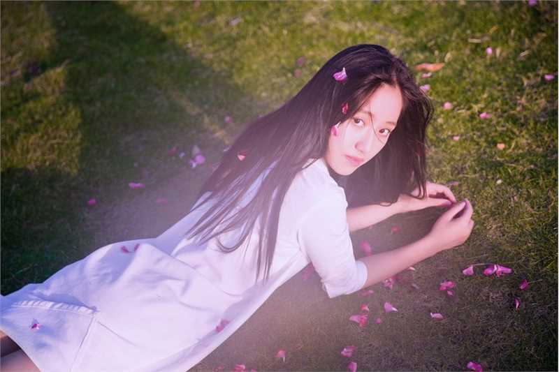 高清清纯长发美女户外唯美大片图集