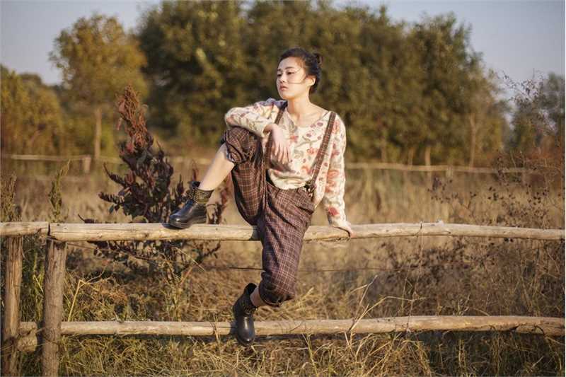 最新唯美清纯美女骑马装帅气图图集