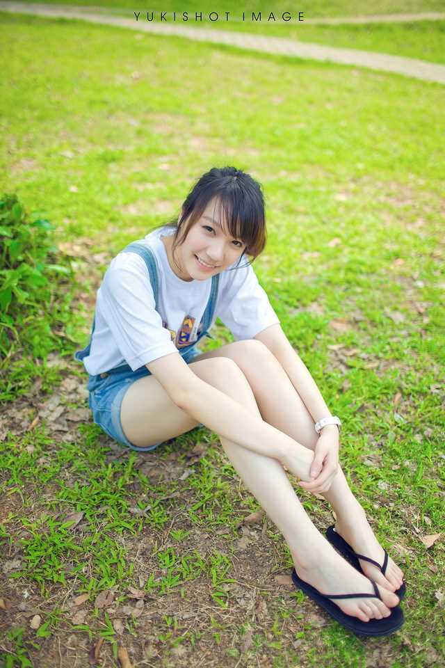 精选清纯萌妹子夏日牛仔背带裤图片图册