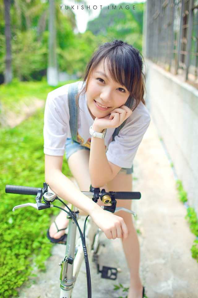 精选清纯萌妹子夏日牛仔背带裤图片图册