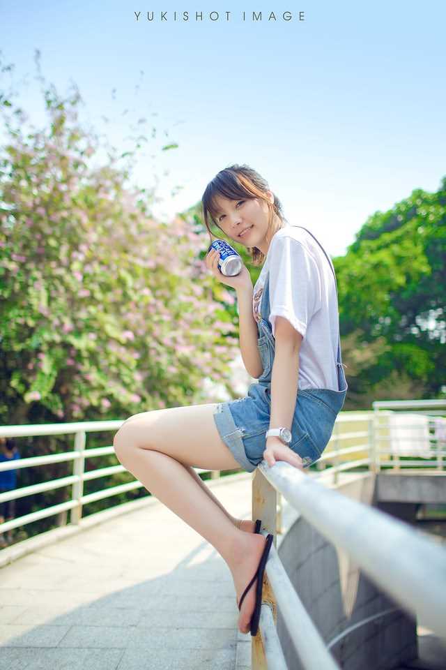 精选清纯萌妹子夏日牛仔背带裤图片图册