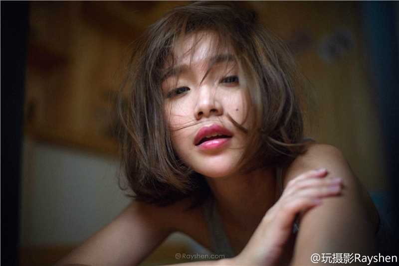 精选清纯短发女生何欢mandy迷人私房照图册