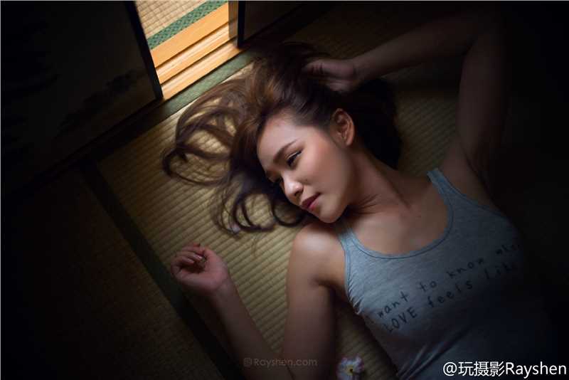 精选清纯短发女生何欢mandy迷人私房照图册