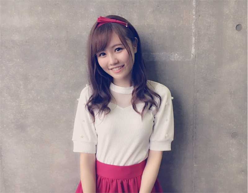 最新清纯偶像込山榛香妩媚内衣迷人图集