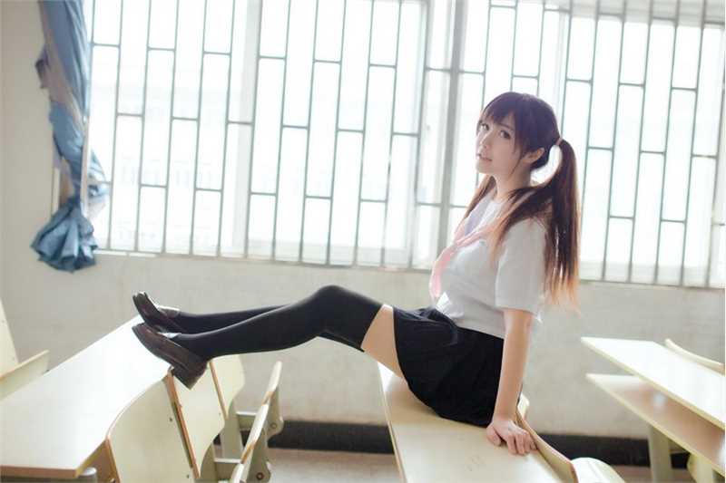 精选清纯校园美女室内袜子制服合集图册
