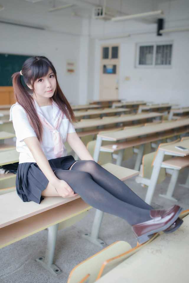精选清纯校园美女室内袜子制服合集图册