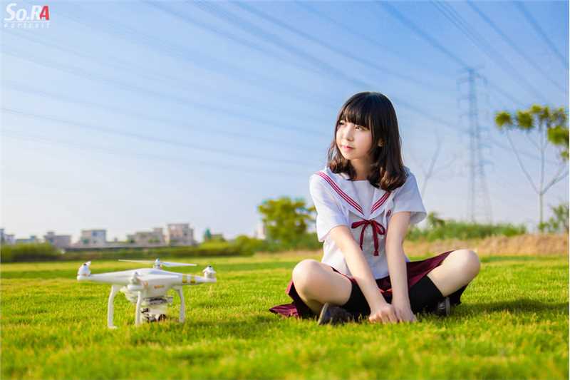 优质清纯美女校花户外甜美迷人写照图片