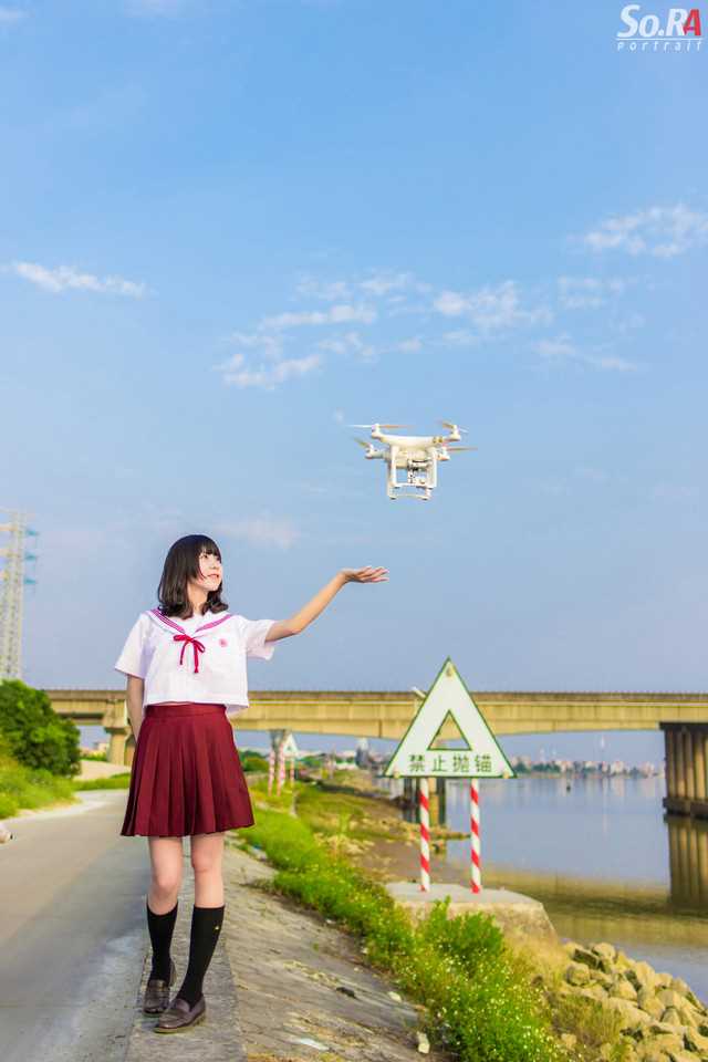 优质清纯美女校花户外甜美迷人写照图片