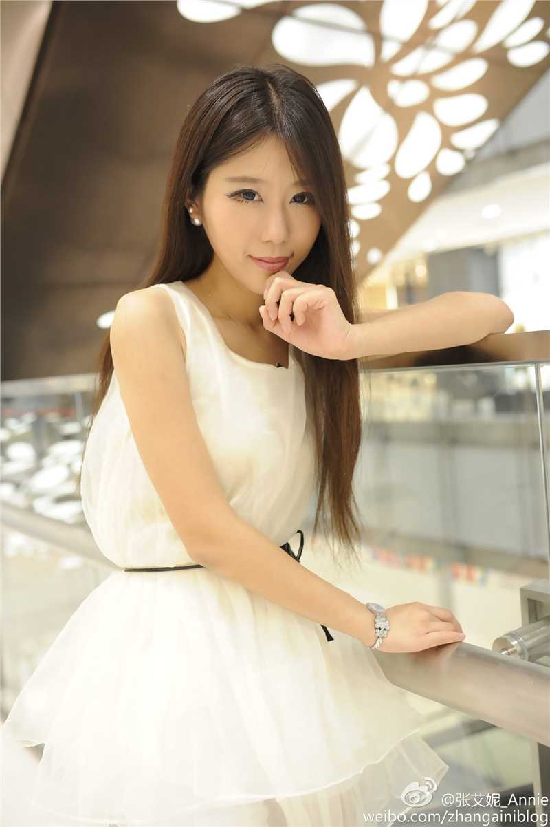 优质清纯可爱美女张艾妮Annie私房超短裙写照相册