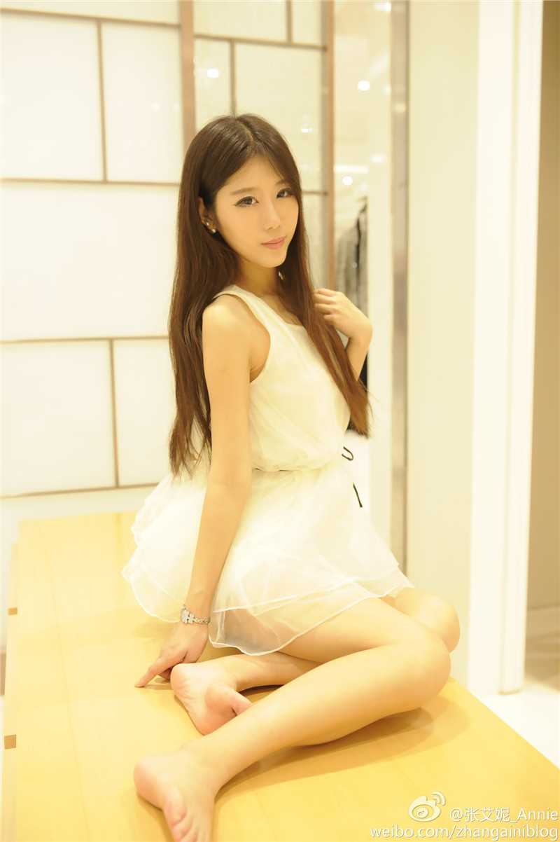 优质清纯可爱美女张艾妮Annie私房超短裙写照相册