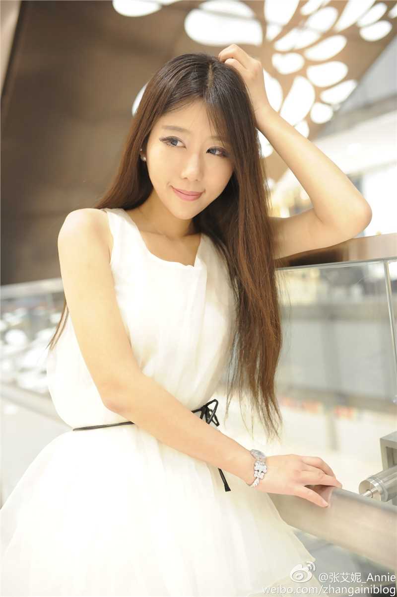 优质清纯可爱美女张艾妮Annie私房超短裙写照相册