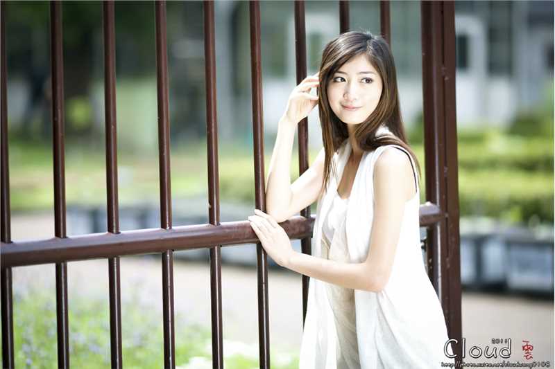 最全清纯可爱美女Emily夏日街拍大片相册