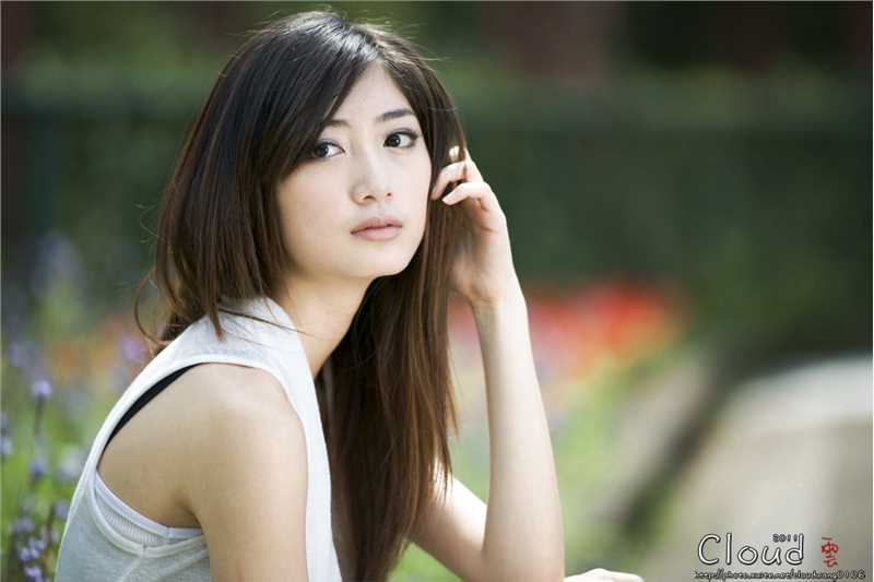 最全清纯可爱美女Emily夏日街拍大片相册