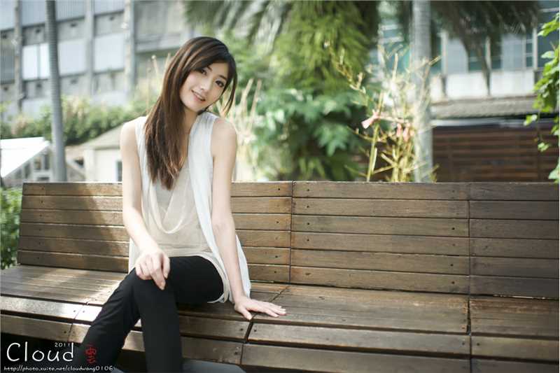 最全清纯可爱美女Emily夏日街拍大片相册
