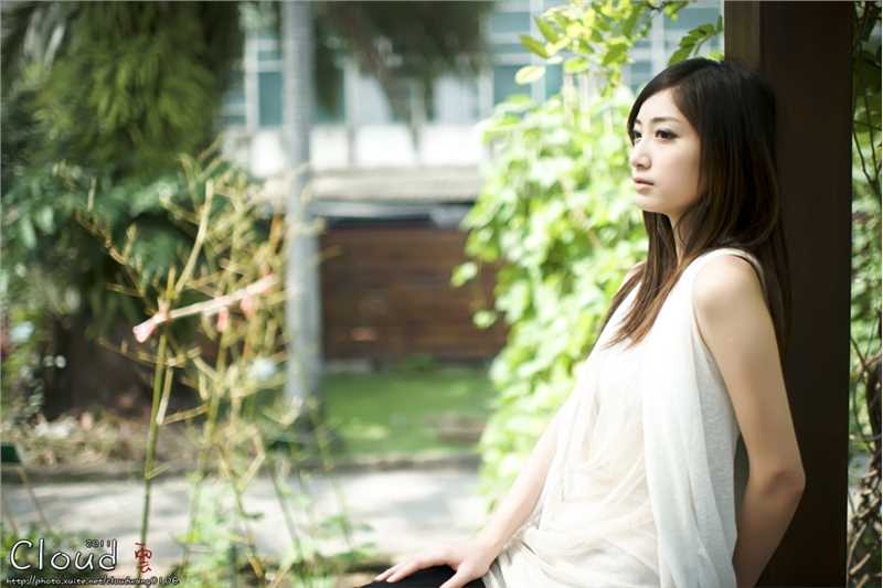 最全清纯可爱美女Emily夏日街拍大片相册