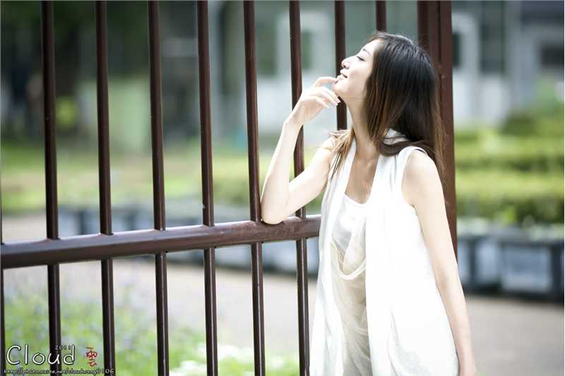 最全清纯可爱美女Emily夏日街拍大片相册