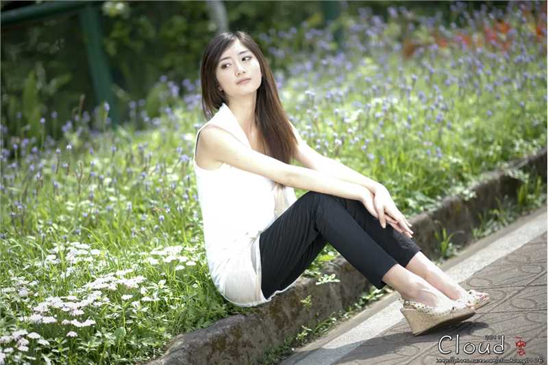 最全清纯可爱美女Emily夏日街拍大片相册