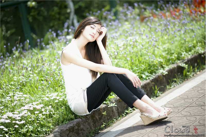 最全清纯可爱美女Emily夏日街拍大片相册