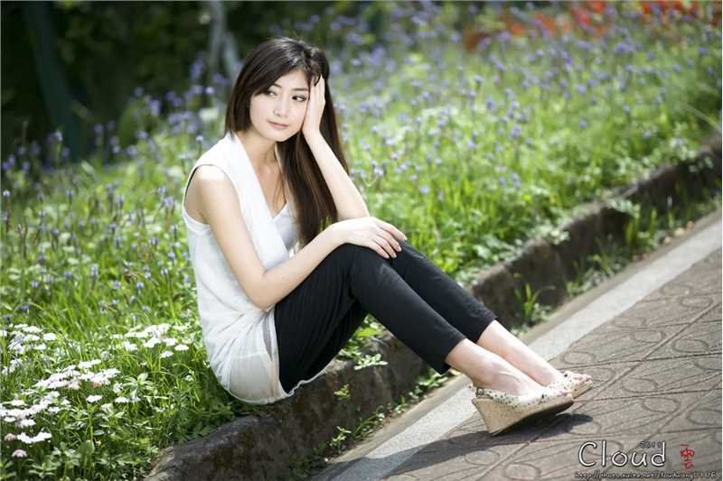 最全清纯可爱美女Emily夏日街拍大片相册