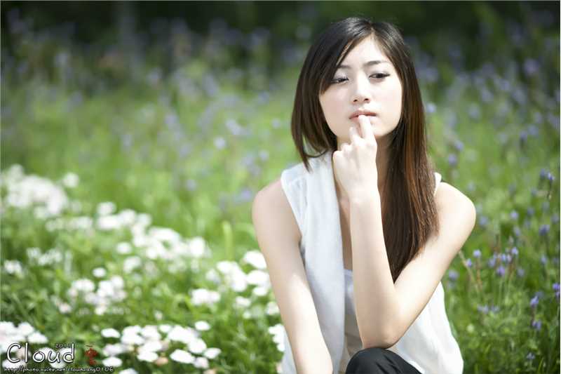 最全清纯可爱美女Emily夏日街拍大片相册
