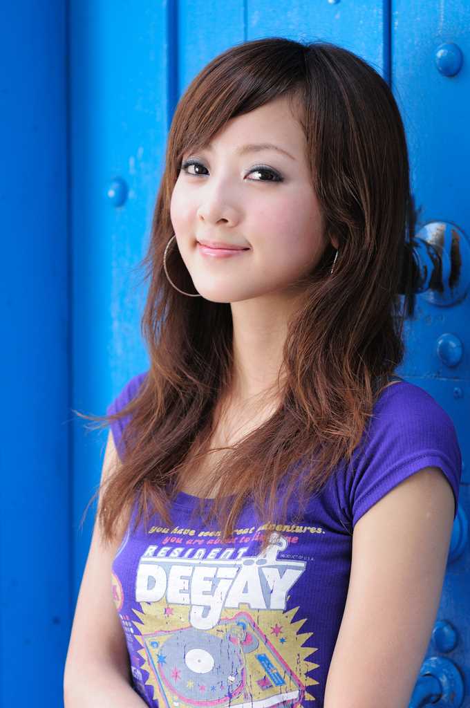 优质街拍长发美女果子mm清纯图片相册