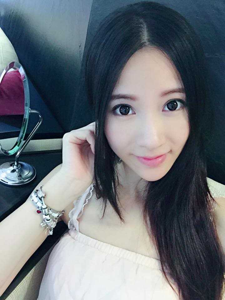 最新台湾美女廖芷晴清纯可爱照壁纸