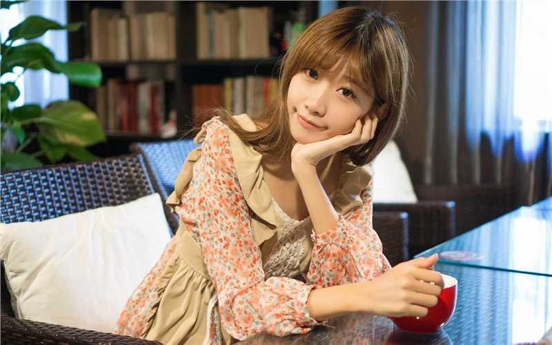 最新清纯美女校花唯美壁纸桌面壁纸