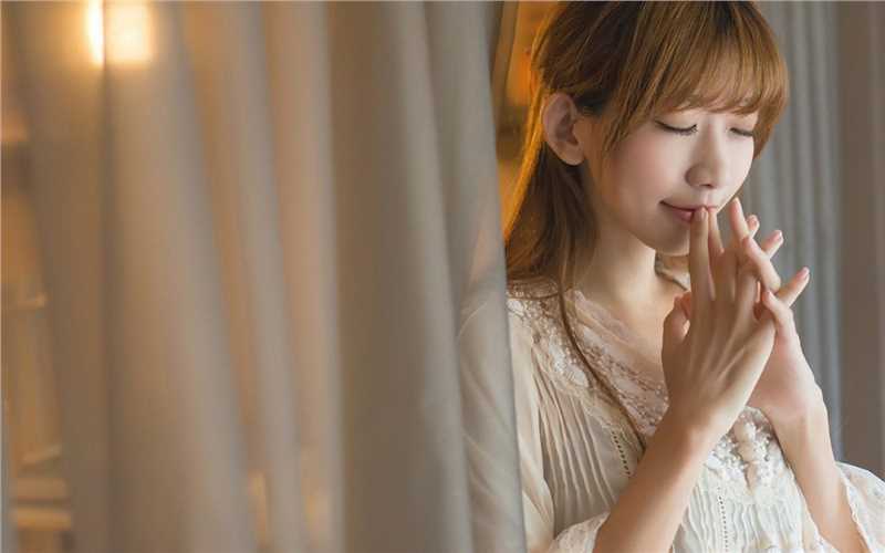 最新清纯美女校花唯美壁纸桌面壁纸