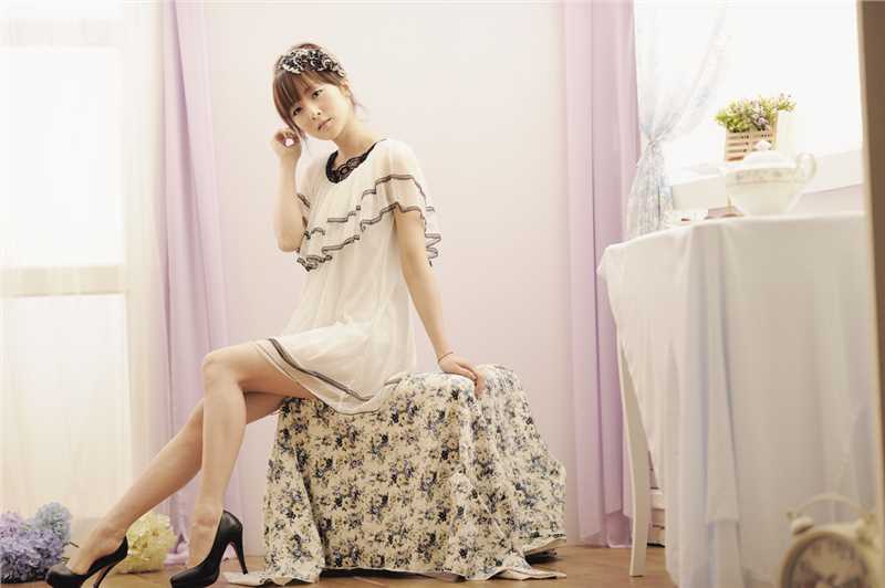 清纯美女校花果子闺房可爱迷人美照