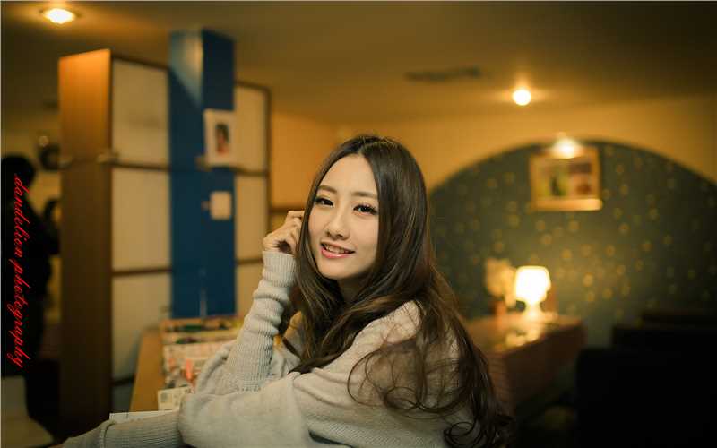 优质冬日清纯长发美女桌面壁纸相册