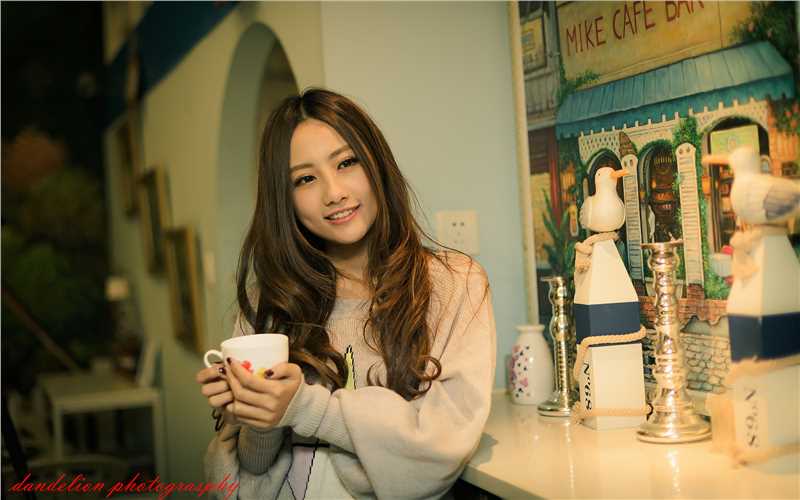 优质冬日清纯长发美女桌面壁纸相册