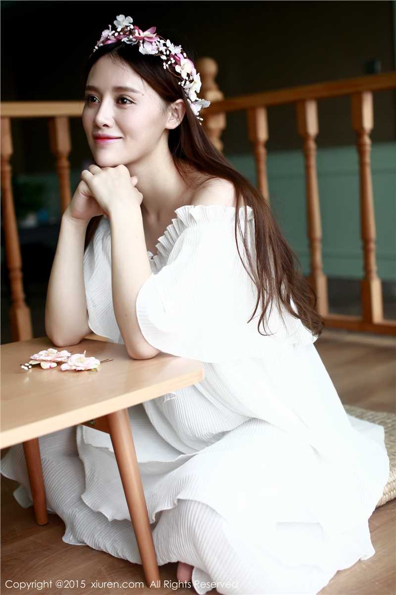 秀人网清纯可爱美女高溜MilkCat室内照