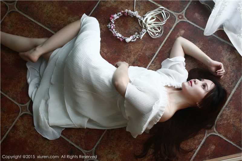 秀人网清纯可爱美女高溜MilkCat室内照