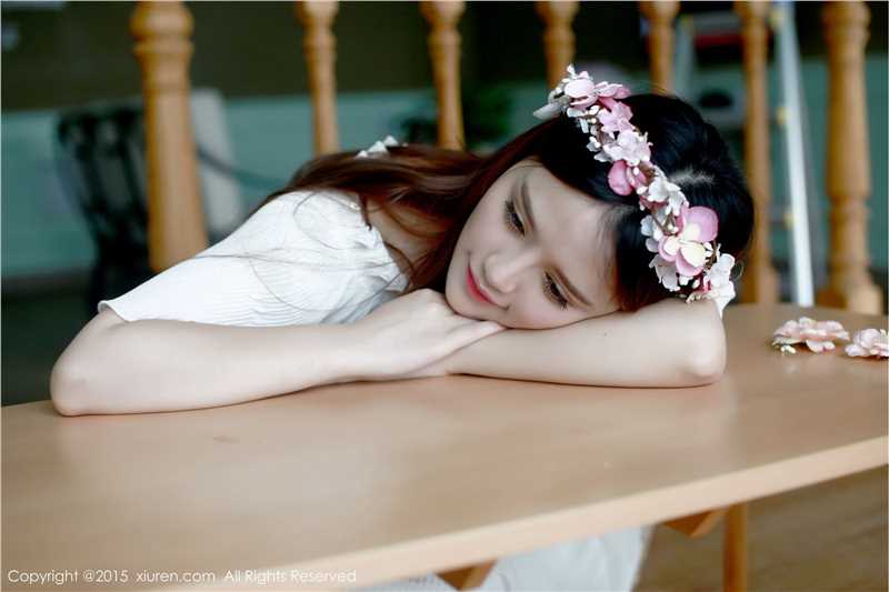 秀人网清纯可爱美女高溜MilkCat室内照