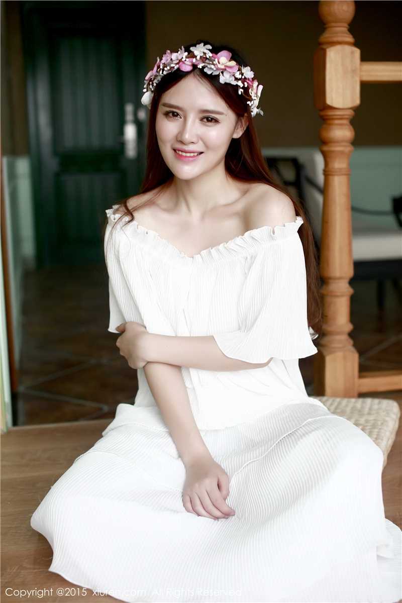 秀人网清纯可爱美女高溜MilkCat室内照