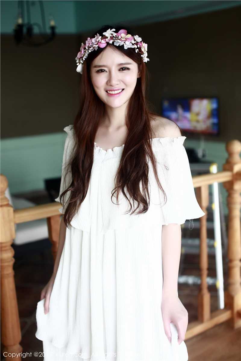 秀人网清纯可爱美女高溜MilkCat室内照