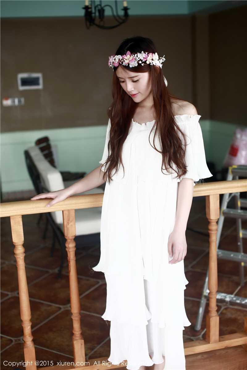 秀人网清纯可爱美女高溜MilkCat室内照