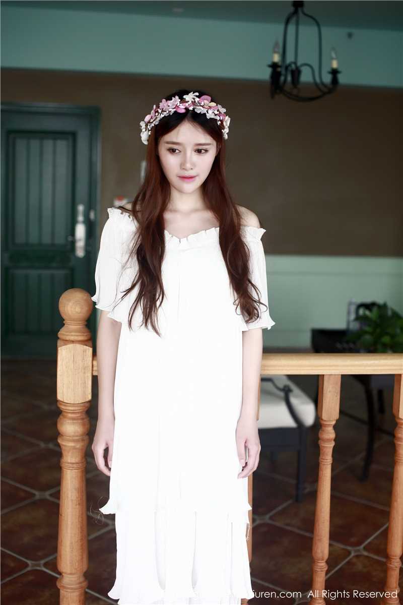 秀人网清纯可爱美女高溜MilkCat室内照