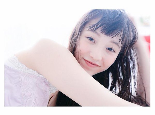 优质日本养眼美女山田爱奈户外清纯靓丽美照相册