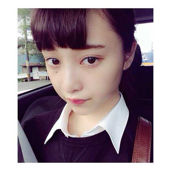 优质日本养眼美女山田爱奈户外清纯靓丽美照相册