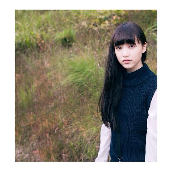 优质日本养眼美女山田爱奈户外清纯靓丽美照相册