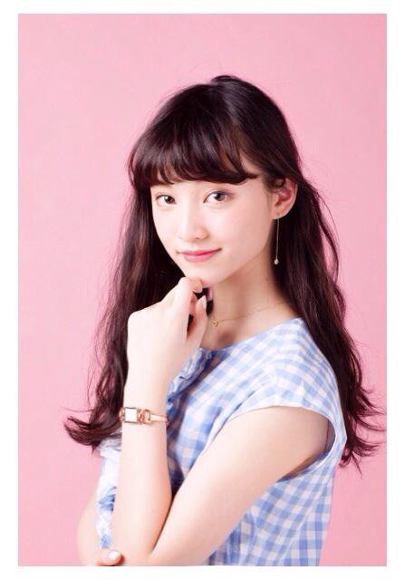 优质日本养眼美女山田爱奈户外清纯靓丽美照相册